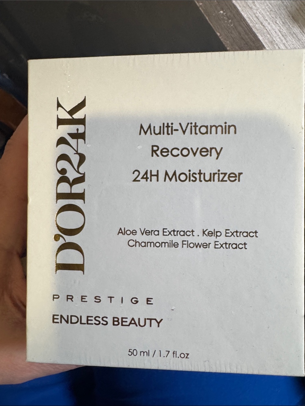 Multi-Vitamin Recovery 24H Moisturizer - White